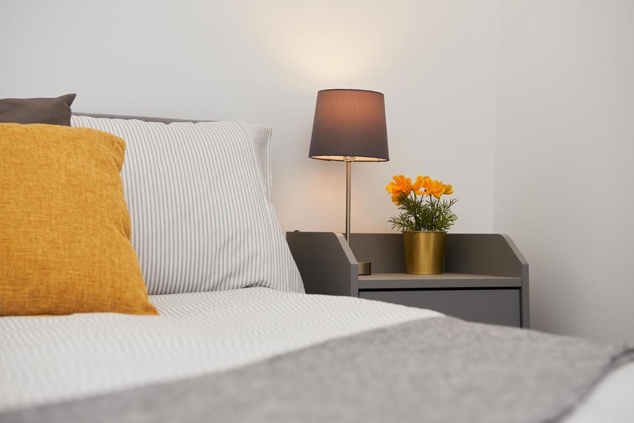 High Spec 2 Bed Apartment W/Parking Available Лондон Экстерьер фото