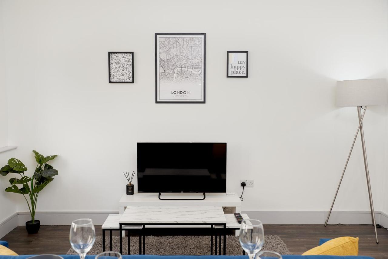 High Spec 2 Bed Apartment W/Parking Available Лондон Экстерьер фото